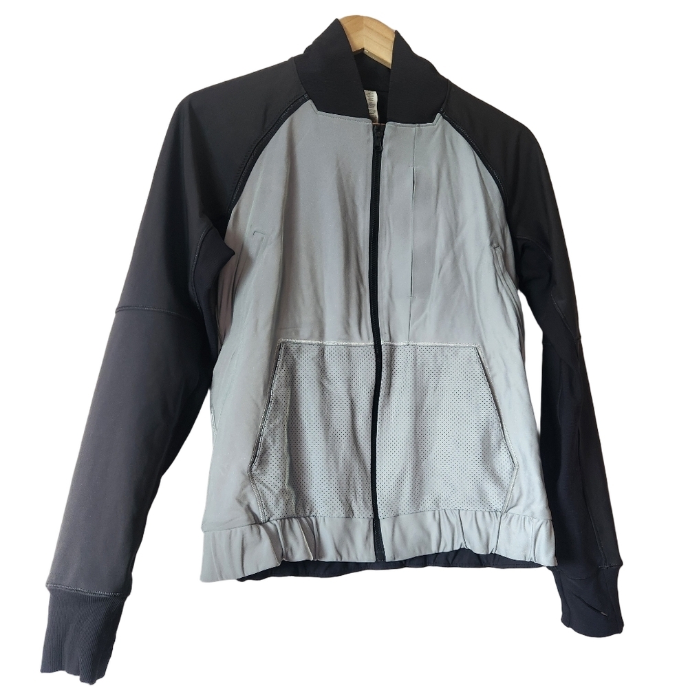 Lululemon Bright Reflective Silver Black Bomber Jacket Zip Size 6 EUC - Picture 2 of 10